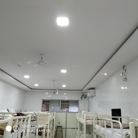 Star Dormitory Мумбаї Екстер'єр фото