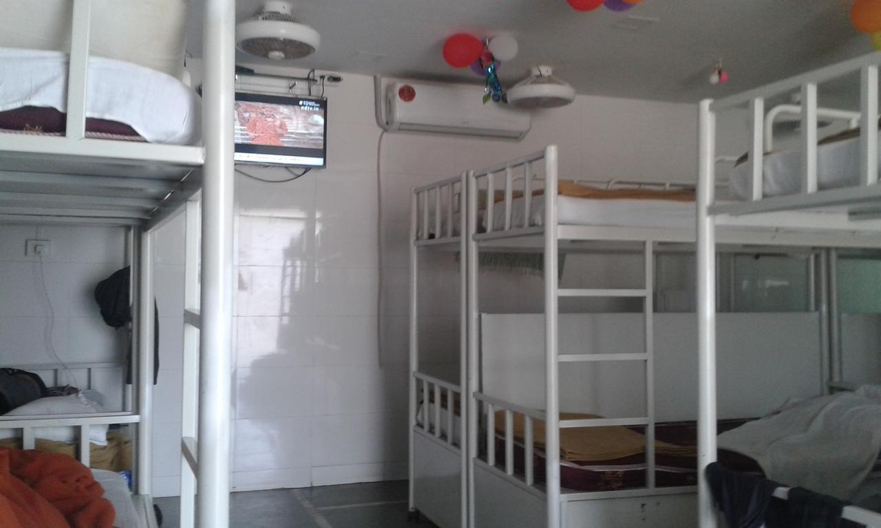 Star Dormitory Мумбаї Екстер'єр фото