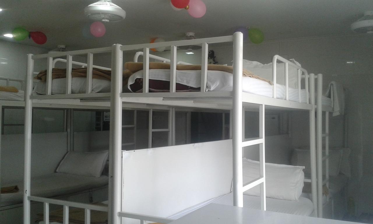Star Dormitory Мумбаї Екстер'єр фото