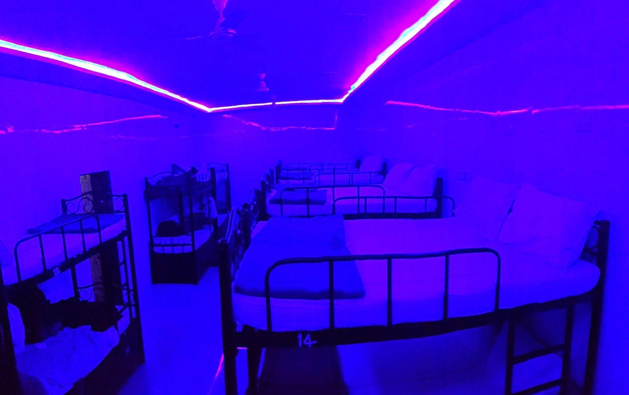 Star Dormitory Мумбаї Екстер'єр фото