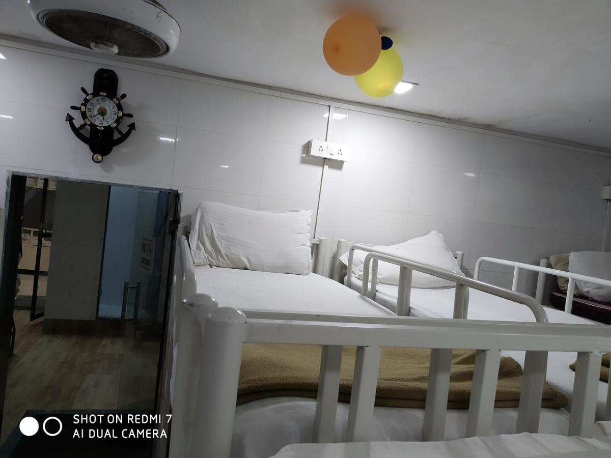 Star Dormitory Мумбаї Екстер'єр фото