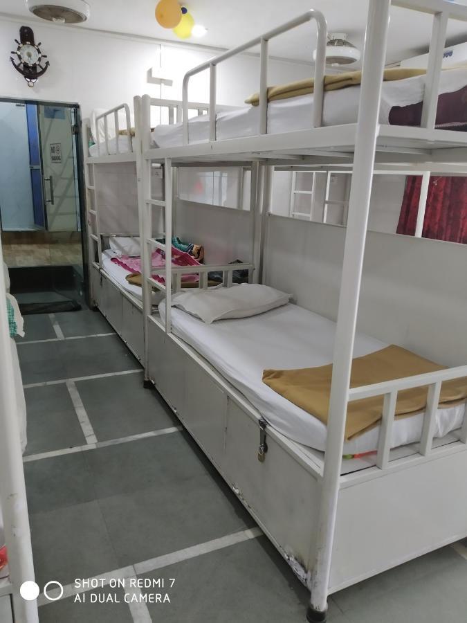 Star Dormitory Мумбаї Екстер'єр фото