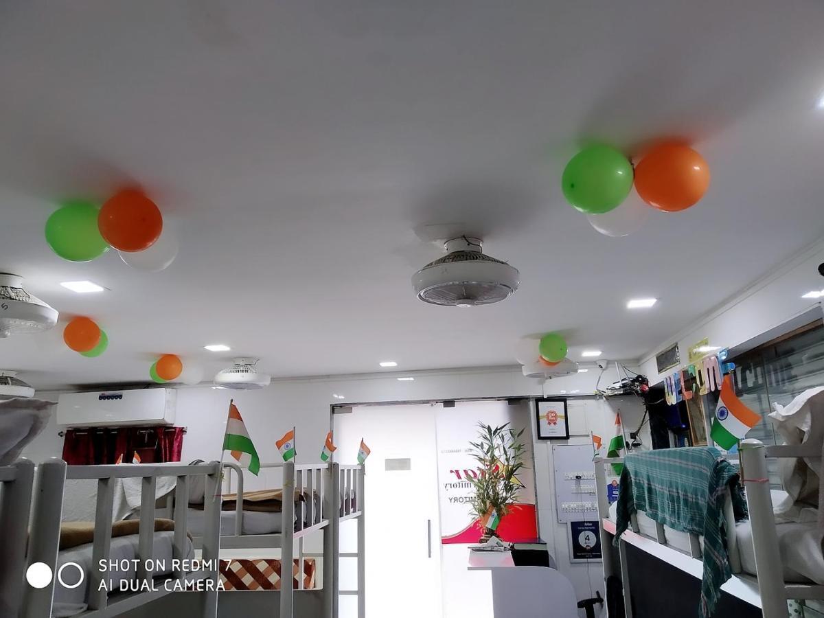 Star Dormitory Мумбаї Екстер'єр фото