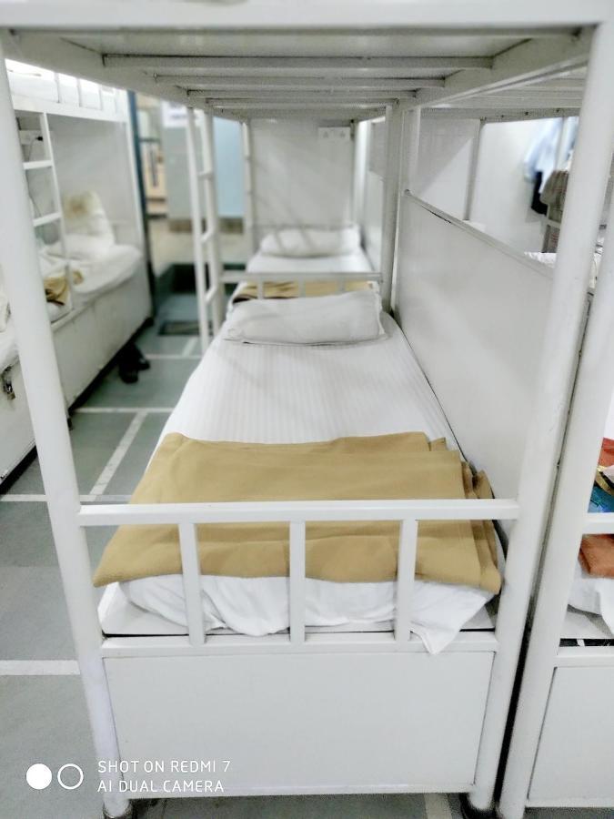 Star Dormitory Мумбаї Екстер'єр фото